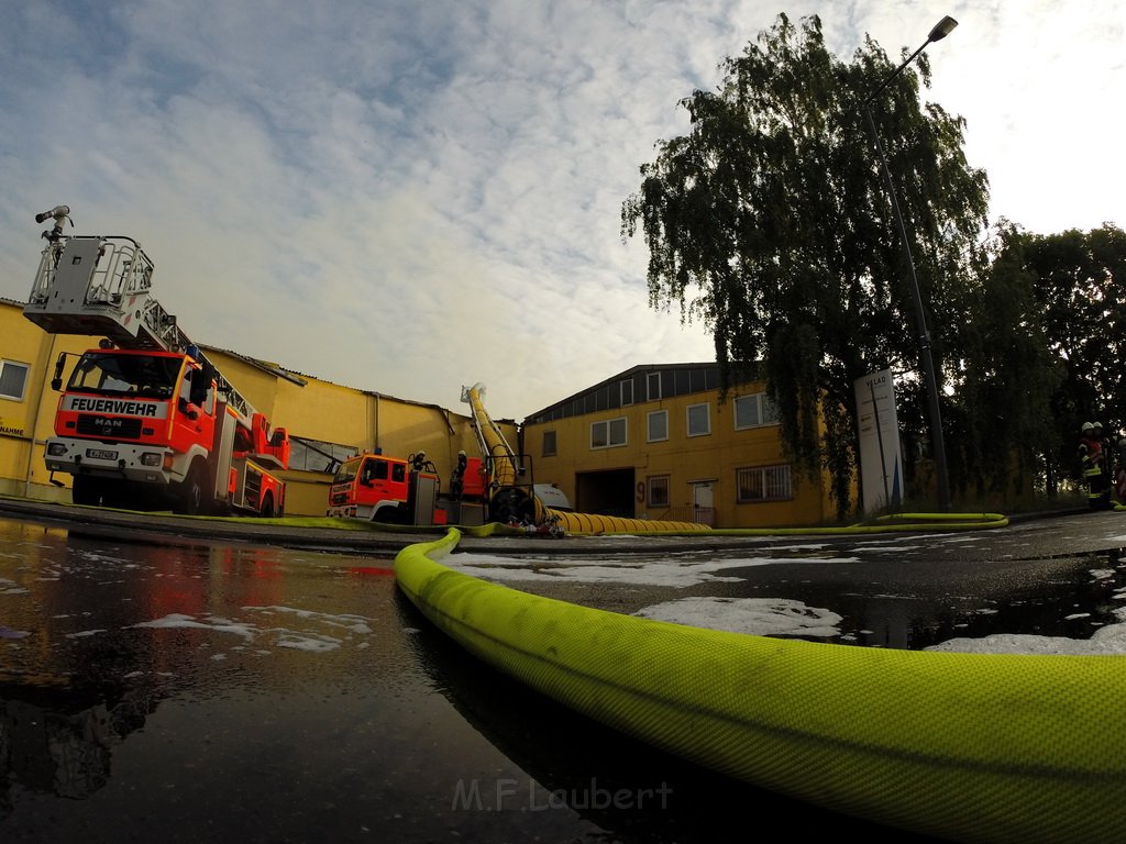 Grossfeuer Poco Lager Koeln Porz Gremberghoven Hansestr P869.JPG